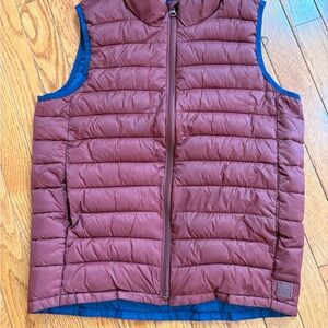 Gap puffer vest